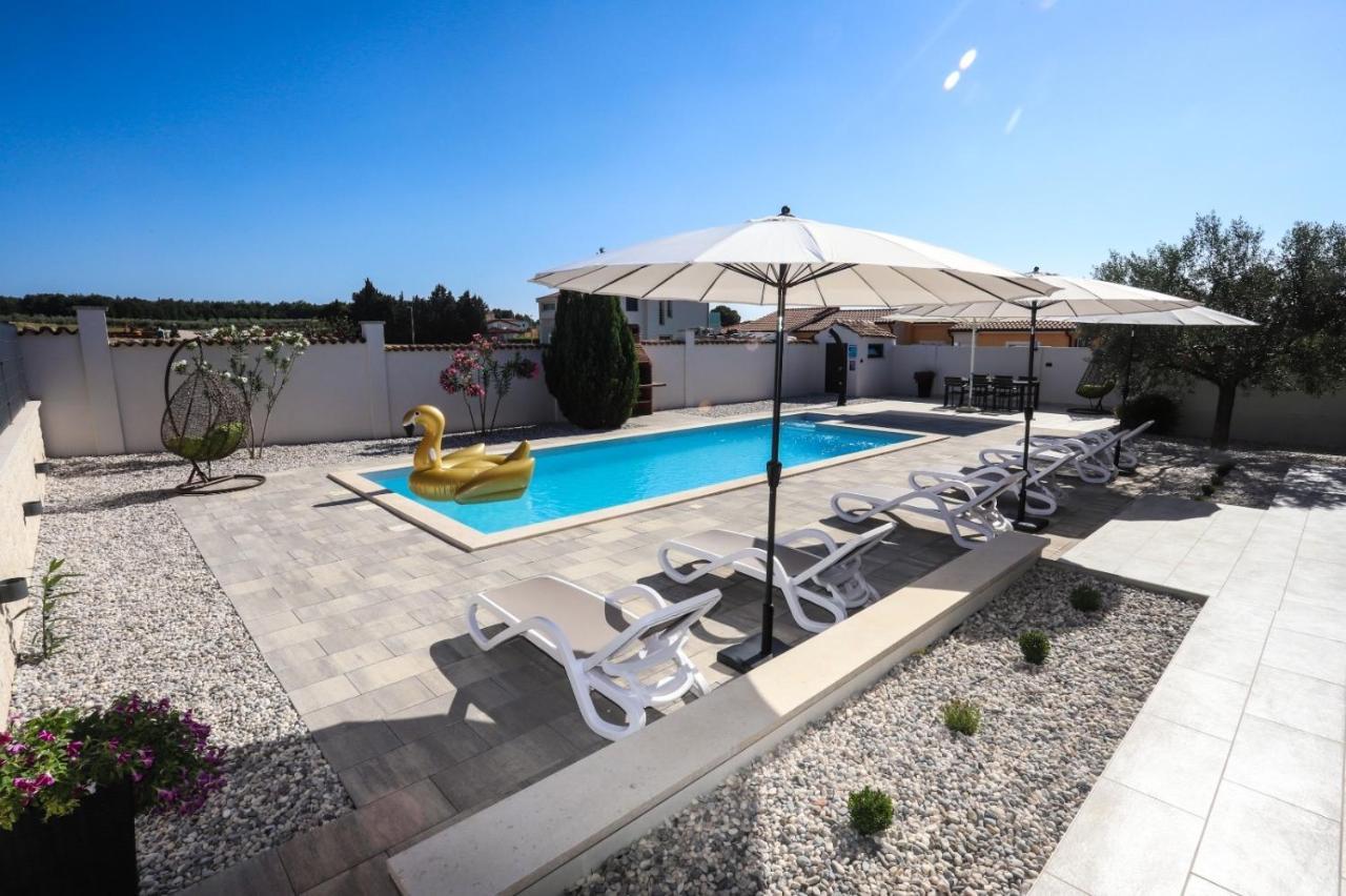 Apartment Nina With Private Pool Nova Vas  Екстер'єр фото