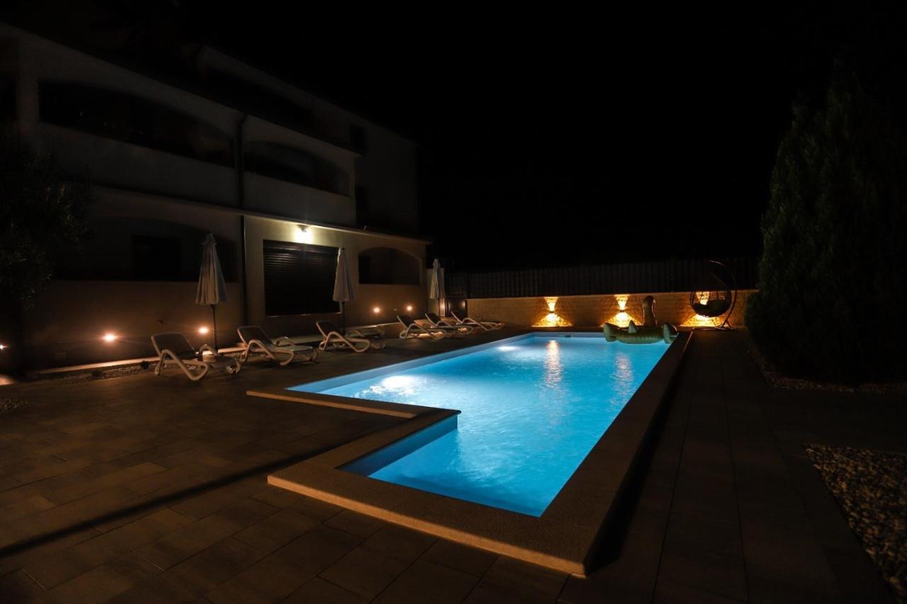 Apartment Nina With Private Pool Nova Vas  Екстер'єр фото