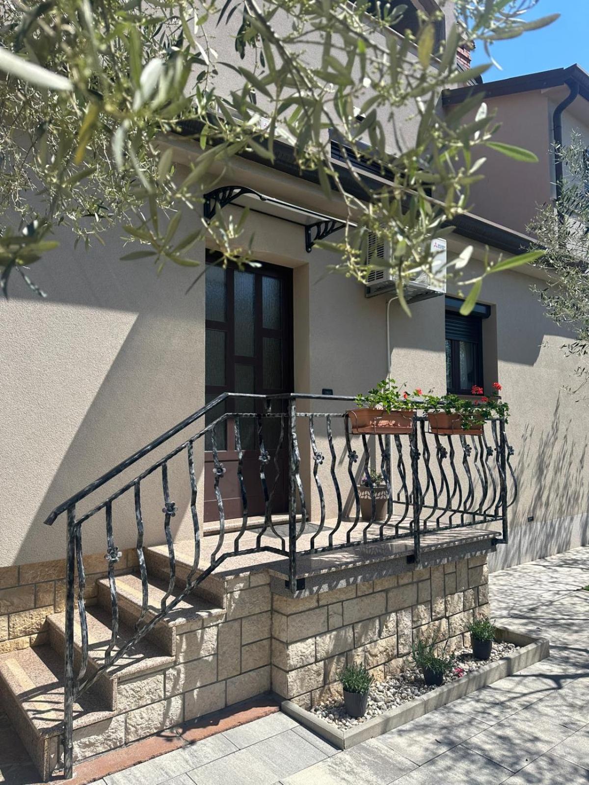 Apartment Nina With Private Pool Nova Vas  Екстер'єр фото
